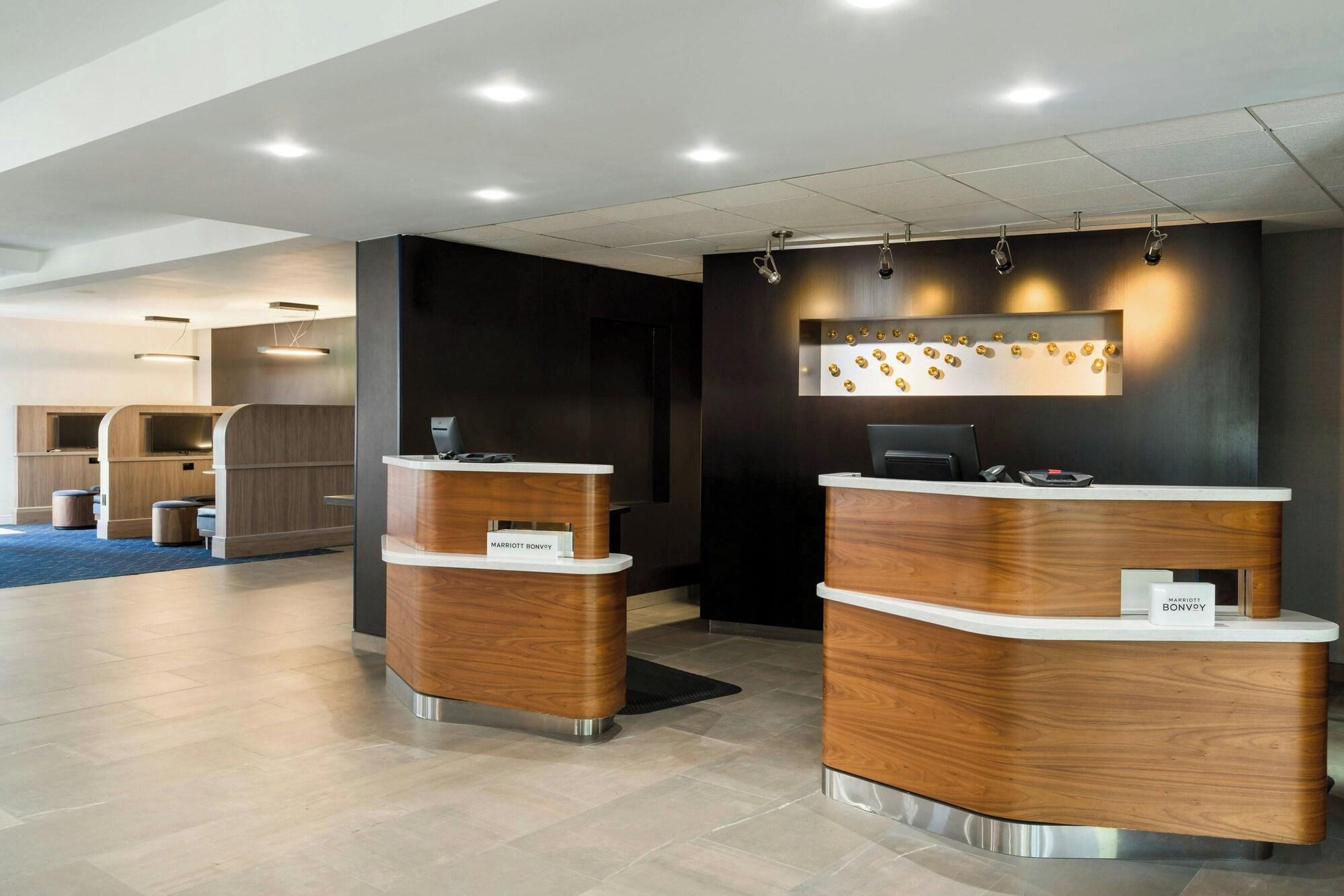 Vista Lobby Courtyard by Marriott Sacramento Airport Natomas