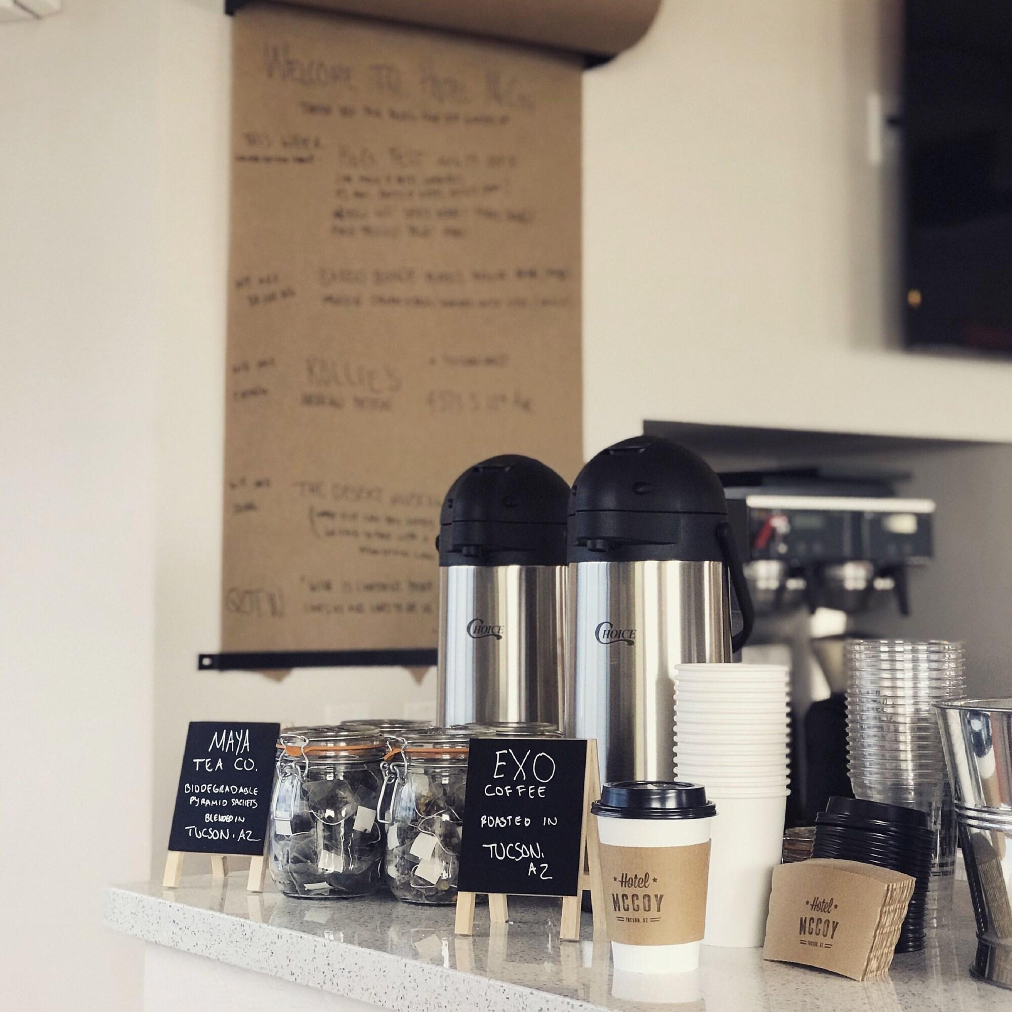 Bar/Salón Hotel McCoy Tucson - Art, Coffee, Beer, Wine