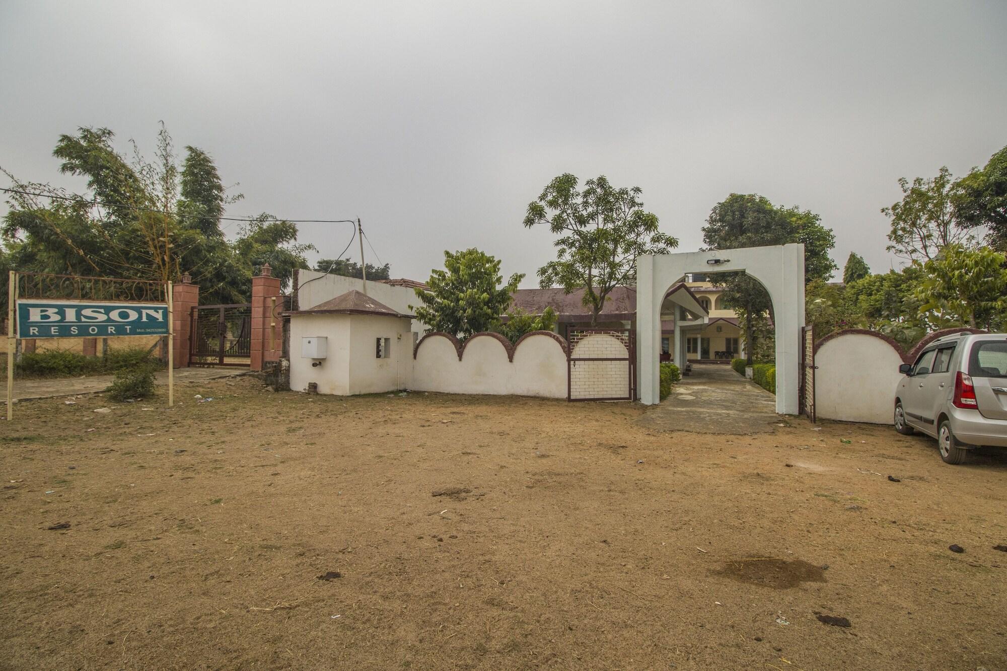 Vista Exterior Bison Resort