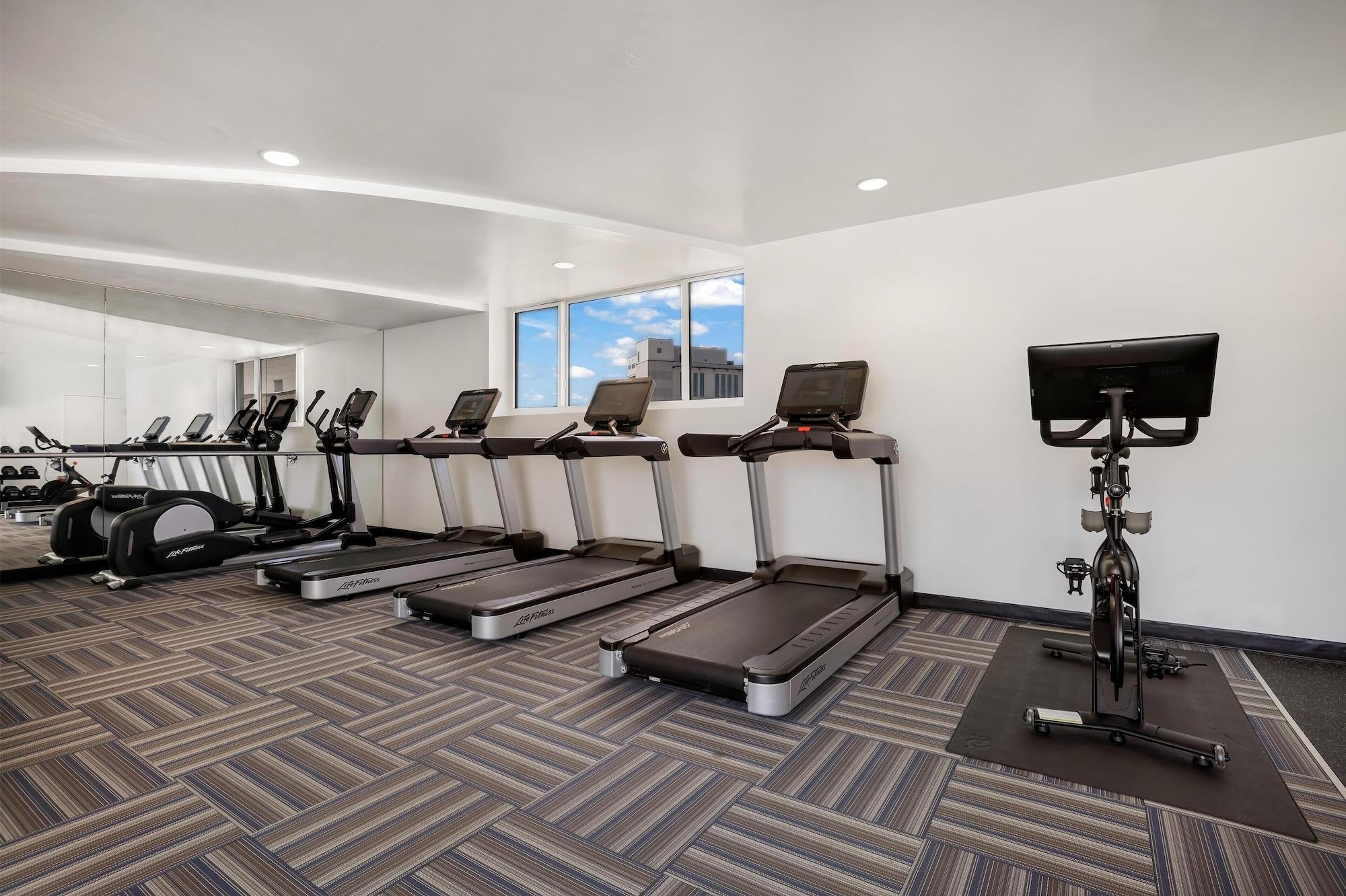 Gimnasio The Banyan Hotel Fort Myers, Tapestry Collection by Hilton