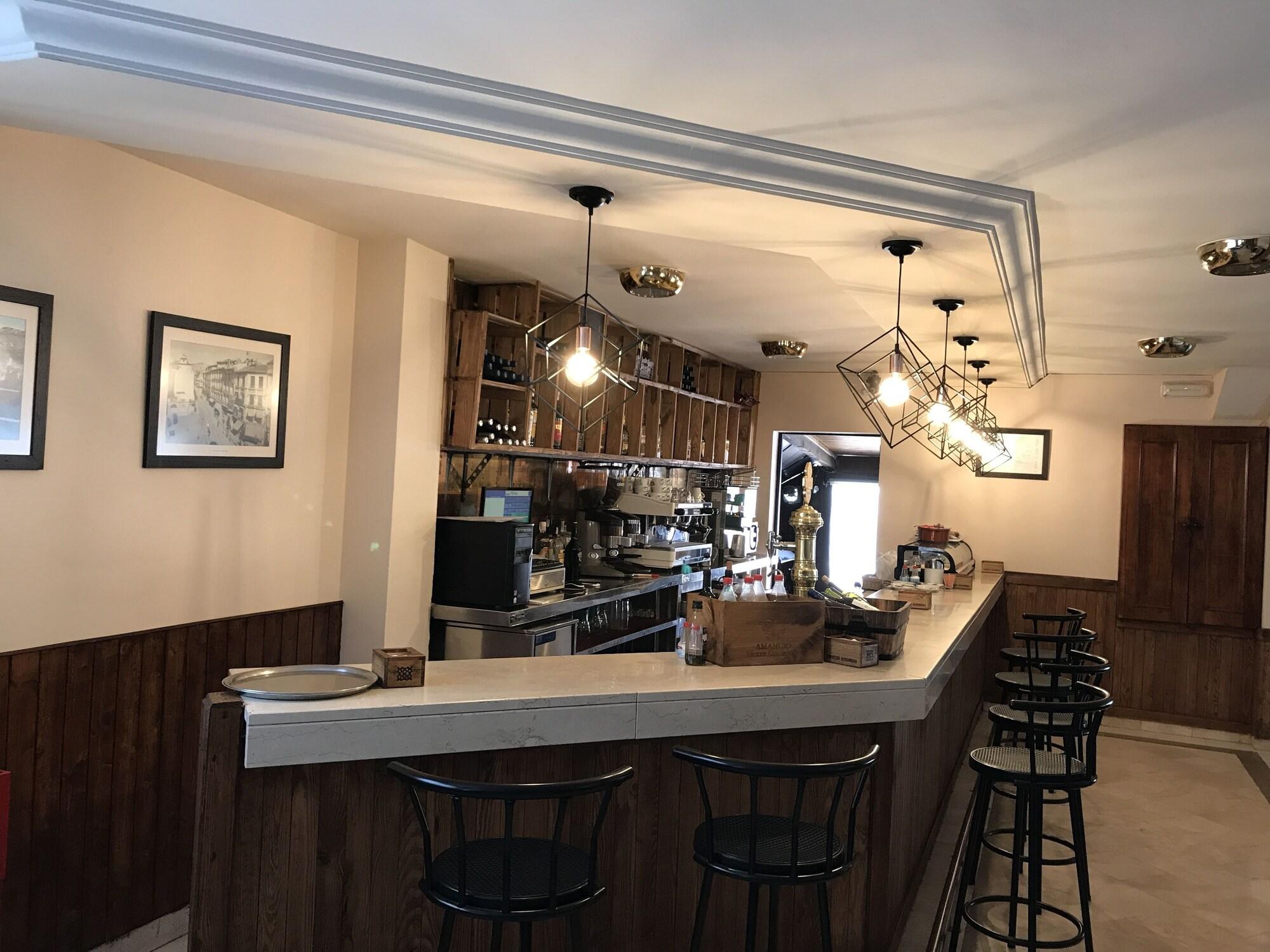 Bar/Salón Los Galanes
