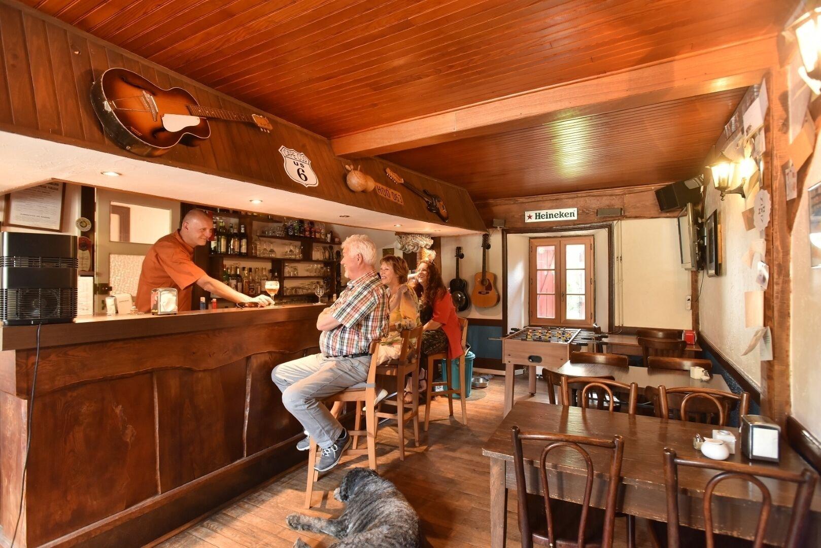 Bar/Salón Auberge De La Providence