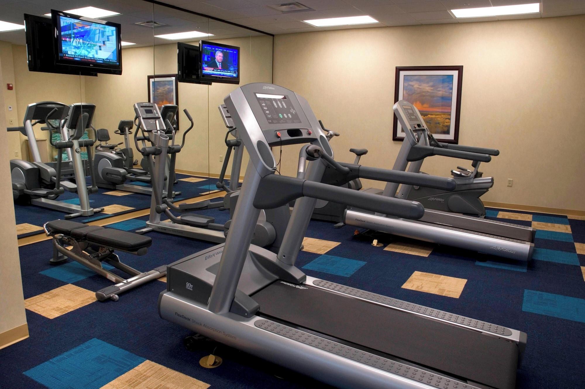 Gimnasio Courtyard by Marriott Canton