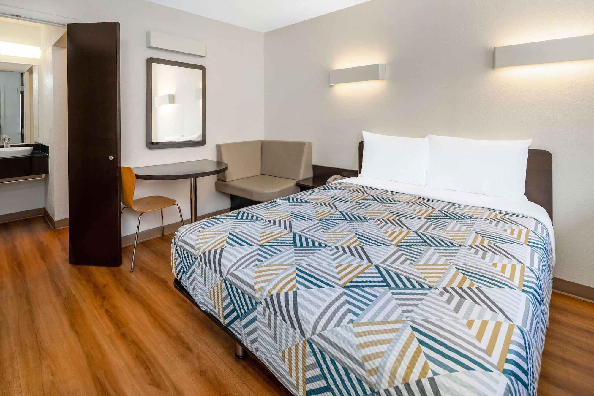 Habitación Motel 6 Santa Barbara, CA - State Street