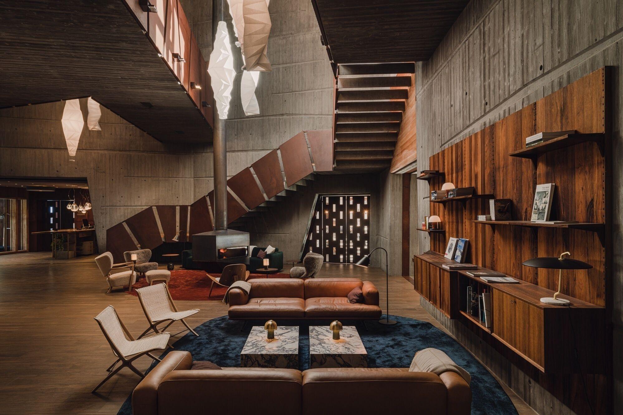 Vista Lobby Aethos Monterosa