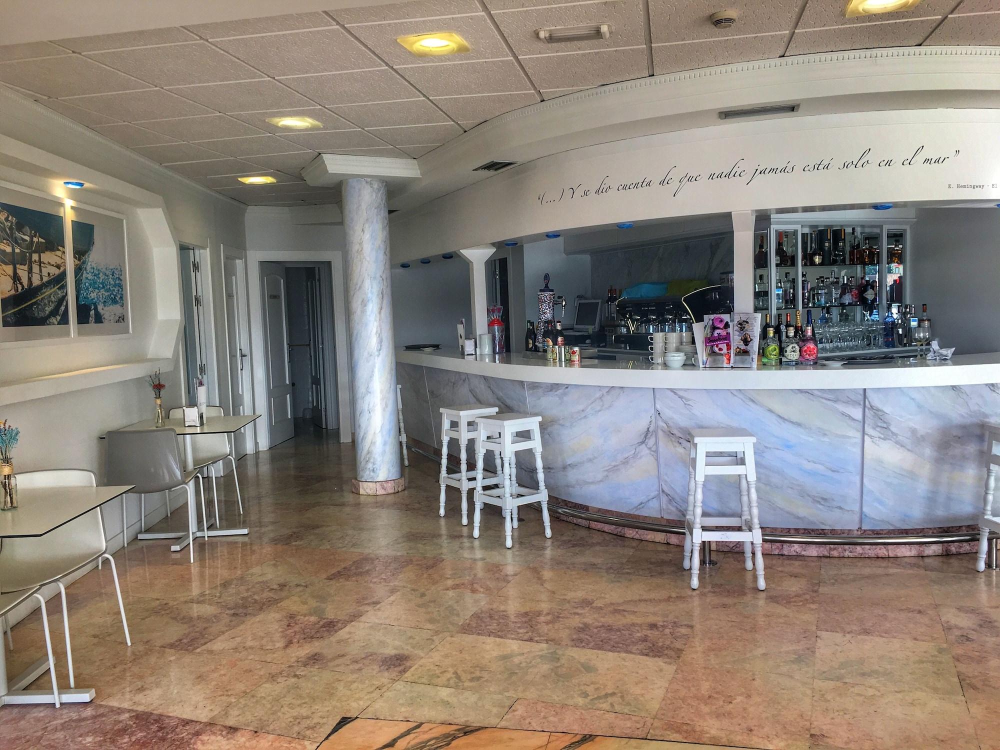 Bar/Salón Faro de San Vicente