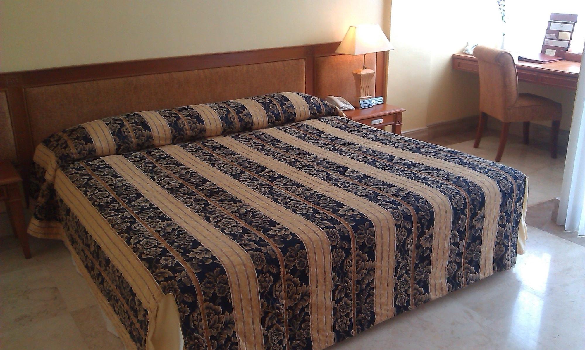 Habitación Resor Tuban Tropis