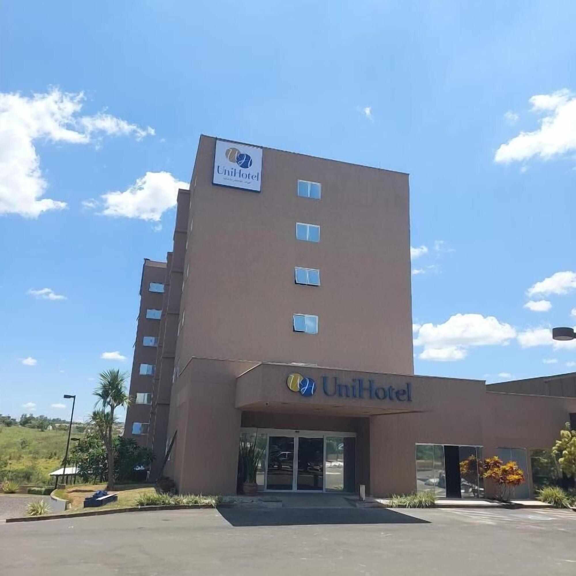 Vista Exterior UniHotel Salto