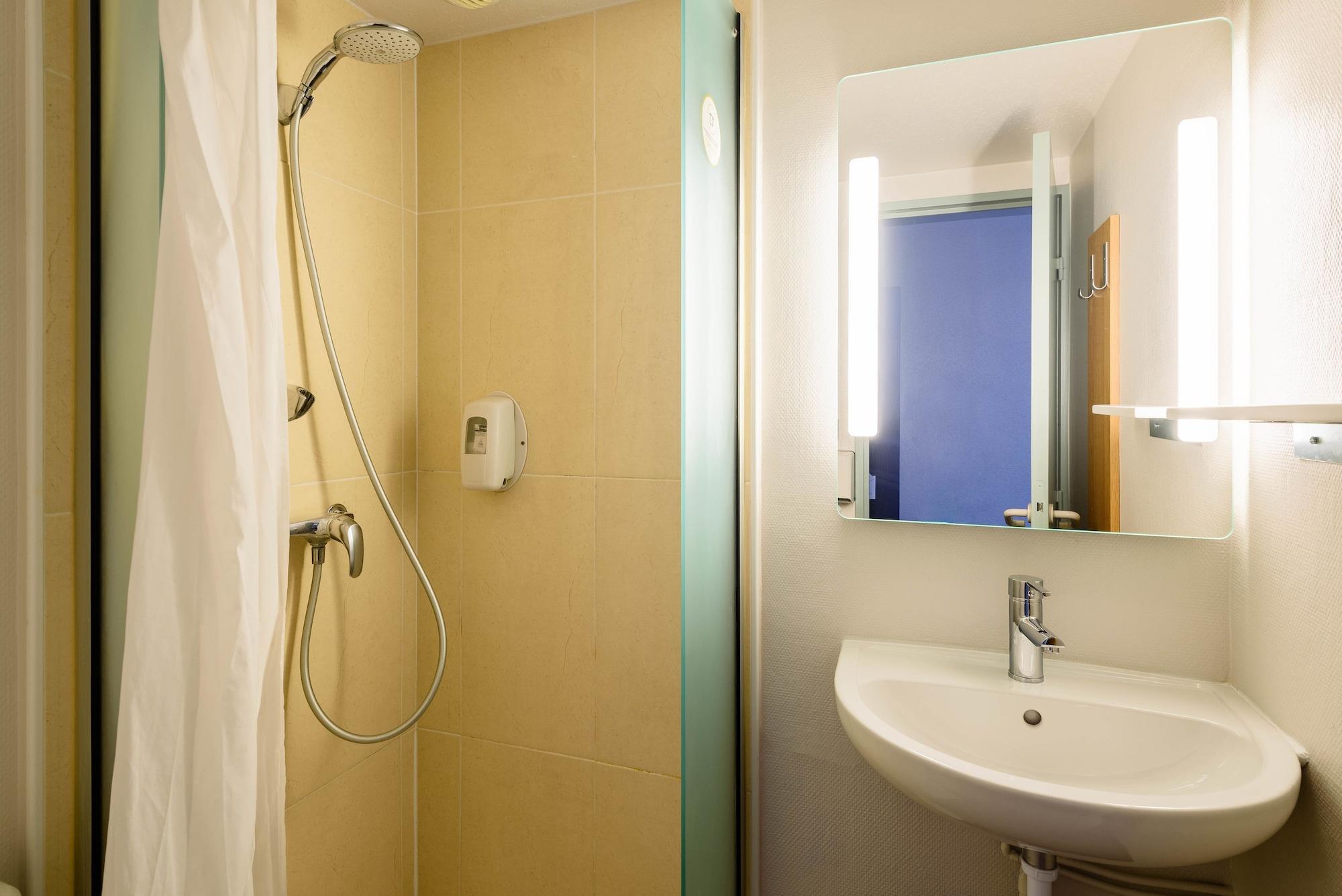Equipamiento de Habitación B&B HOTEL Narbonne (1)