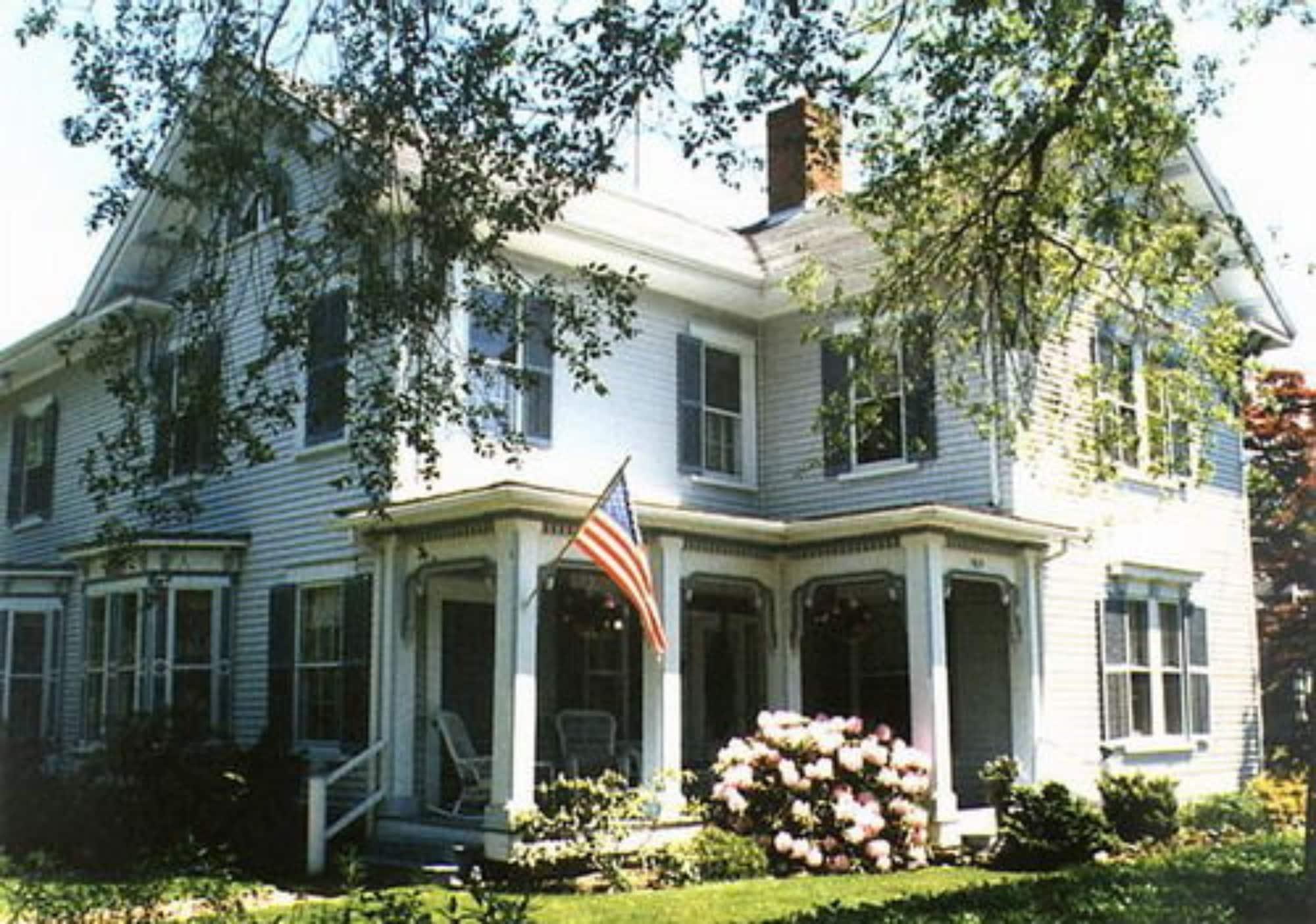 Varios Isaiah Jones Homestead Bed & Breakfast