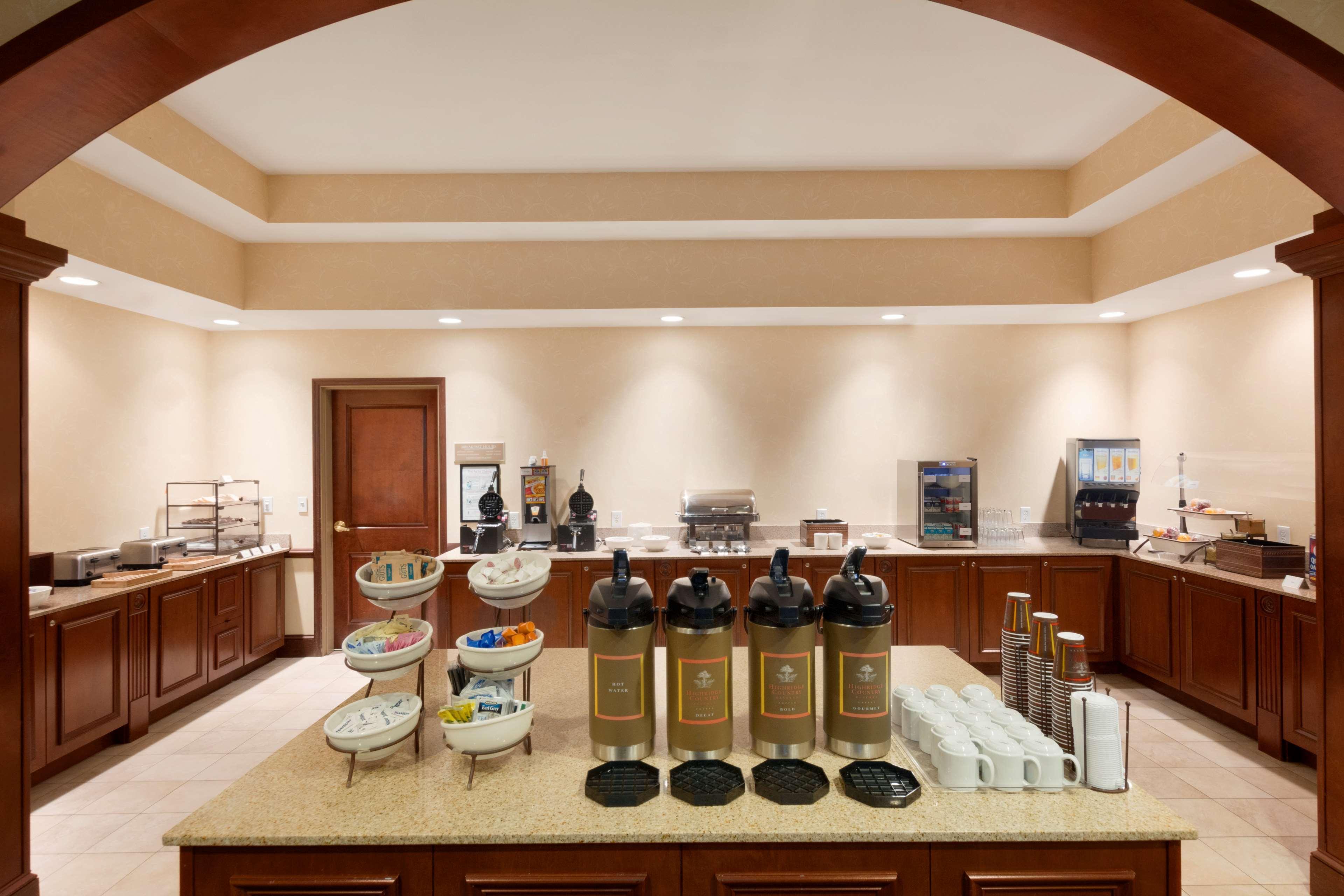 Restaurant Country Inn & Suites by Radisson, Braselton, GA