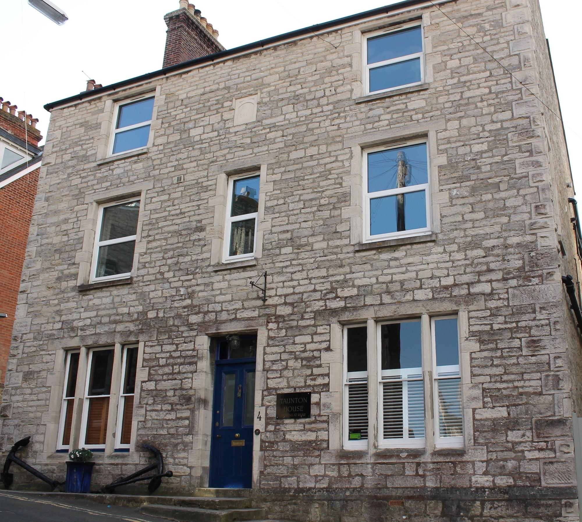 Vista Exterior Taunton House B&B