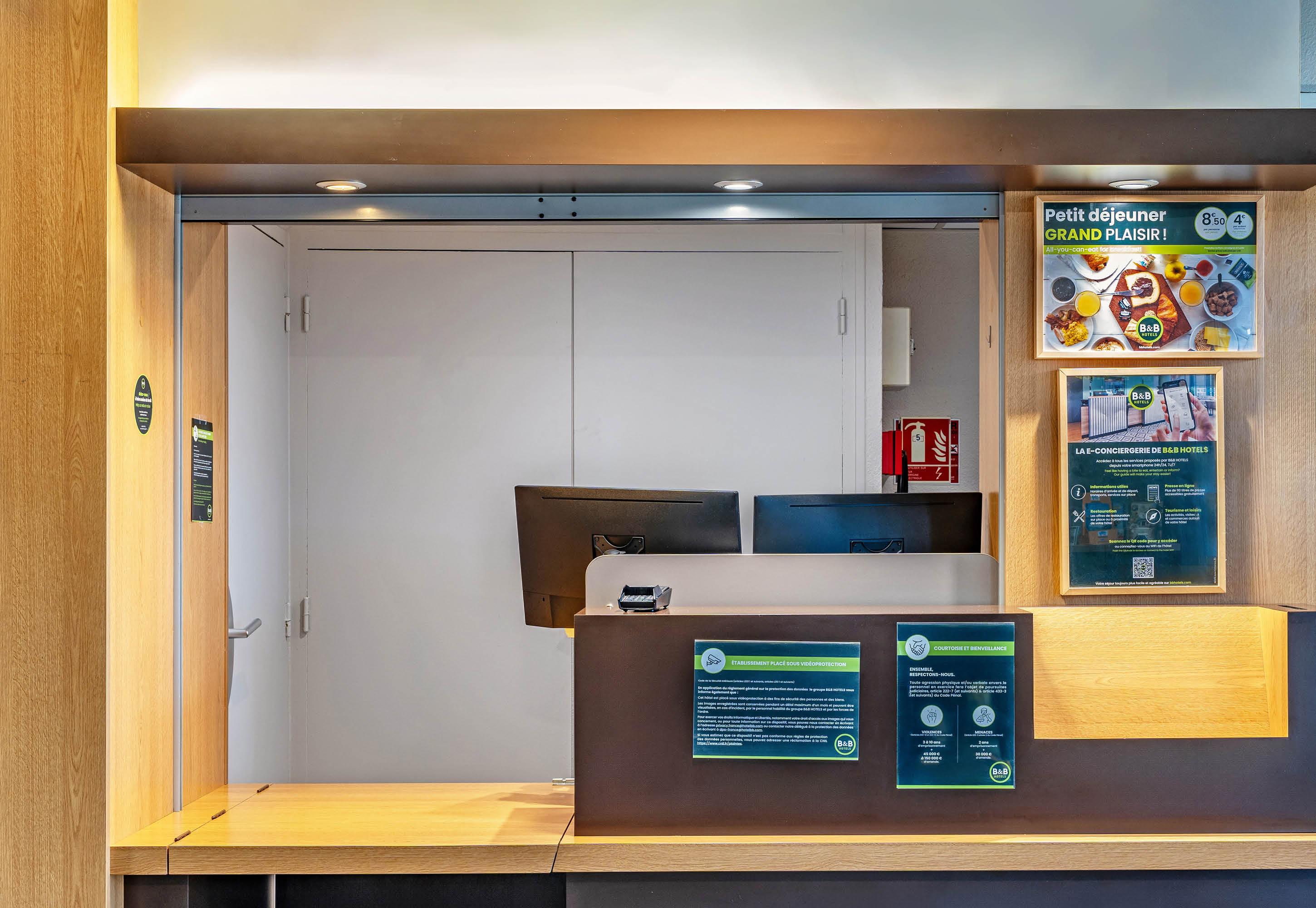 Vista Lobby B&B HOTEL Quimper Nord Douarnenez