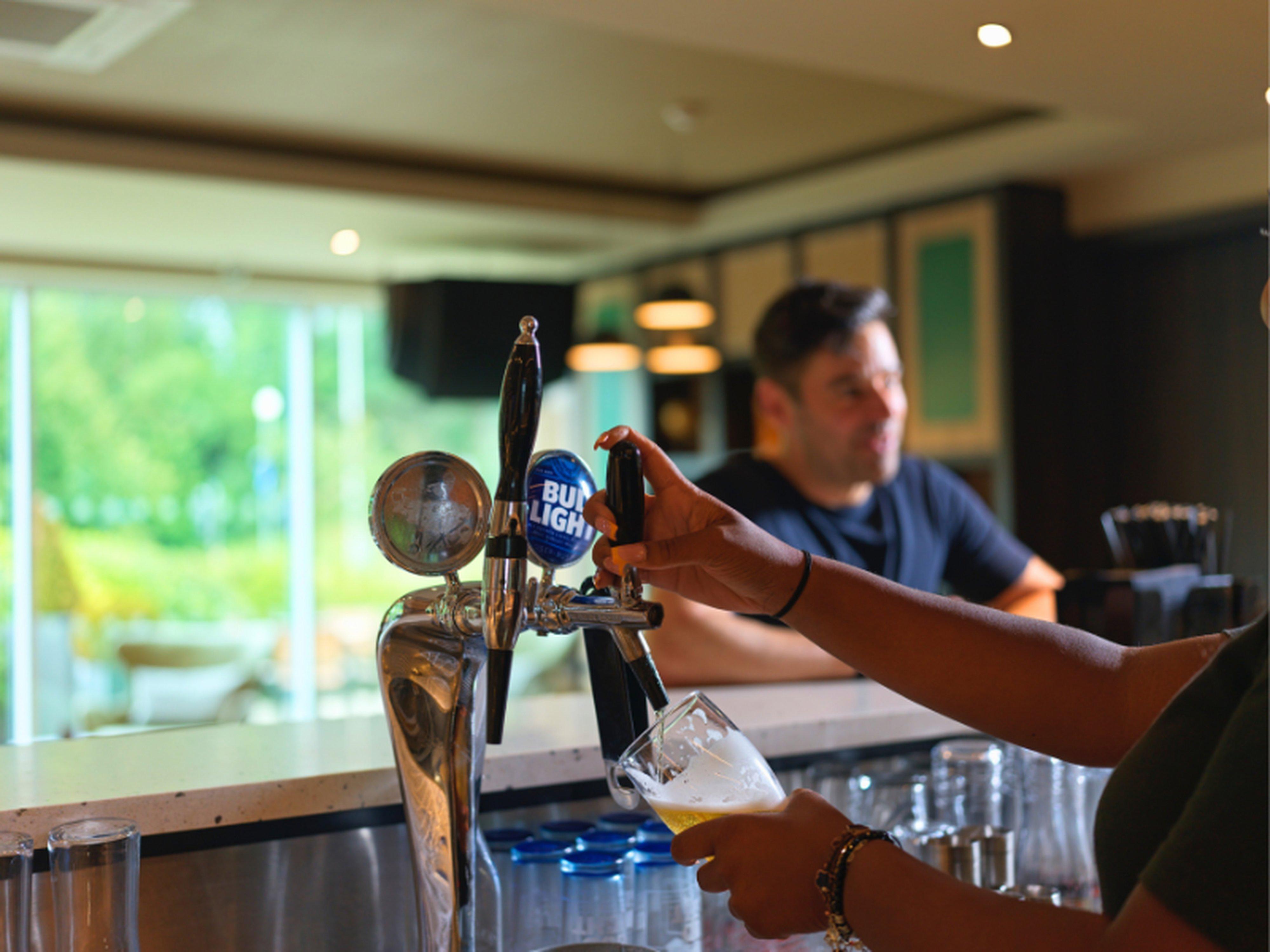 Bar/Salón B&B Hotel London Heathrow