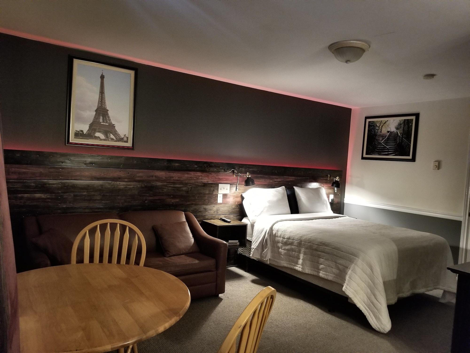 Varios Silverwood Inn & Suites