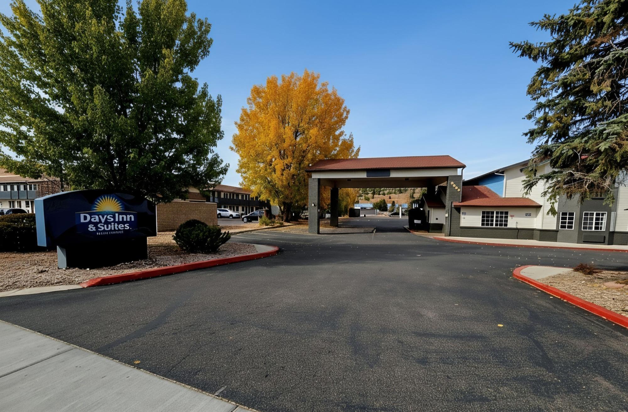Varios Days Inn & Suites by Wyndham Flagstaff Near University