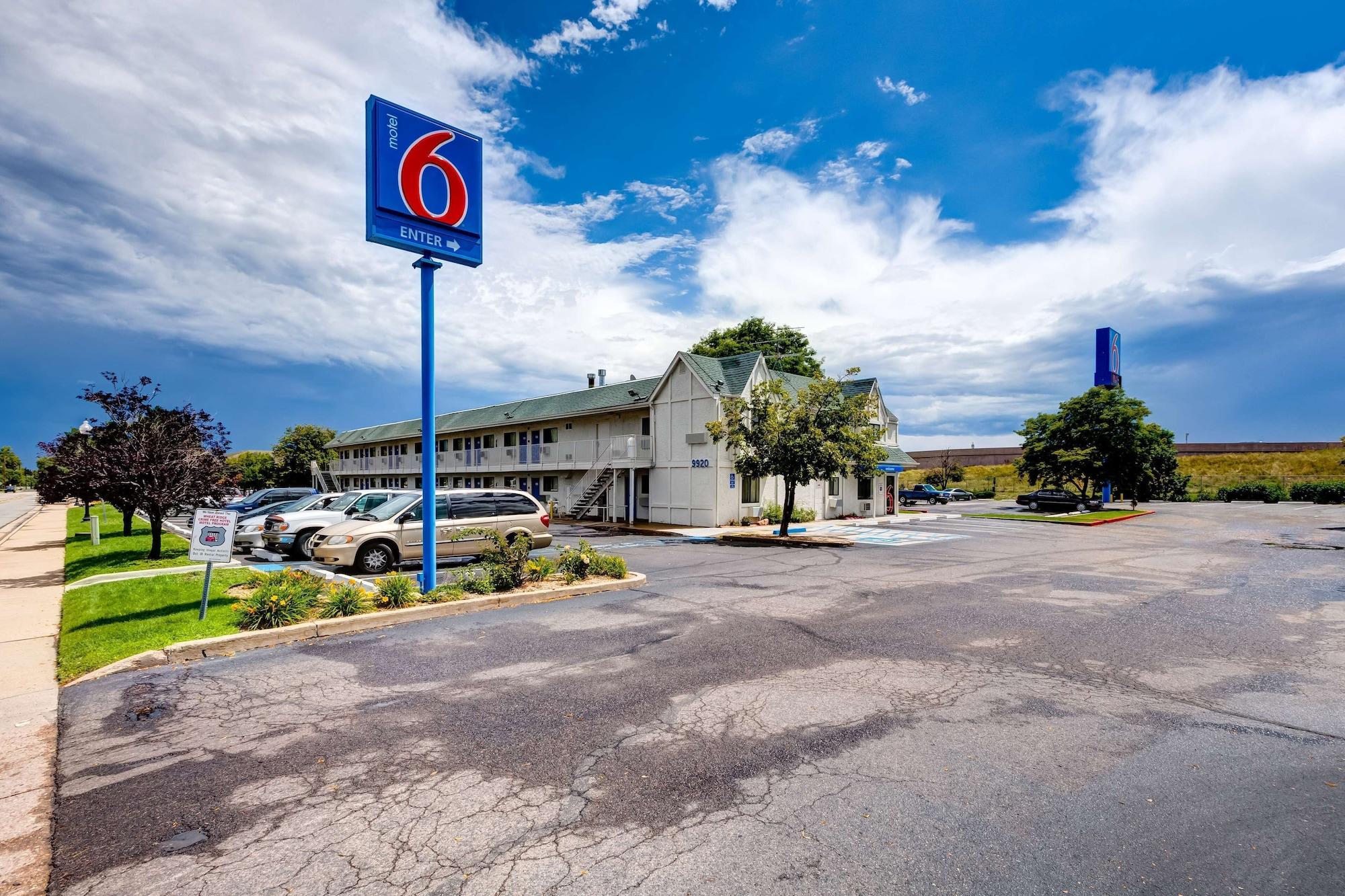 Vista Exterior Motel 6 Wheat Ridge, CO - West - Denver North