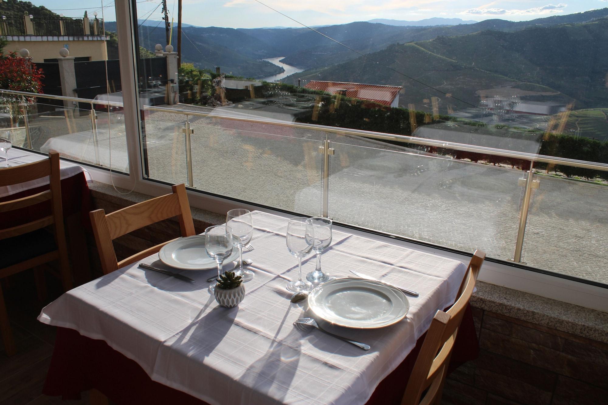 Restaurant Socalcos Do Douro House