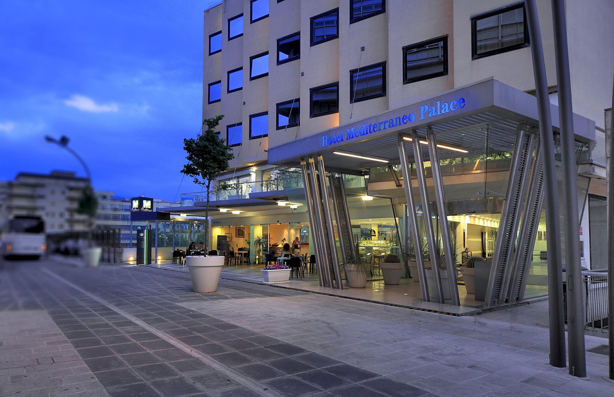 Vista Exterior Mediterraneo Palace Hotel
