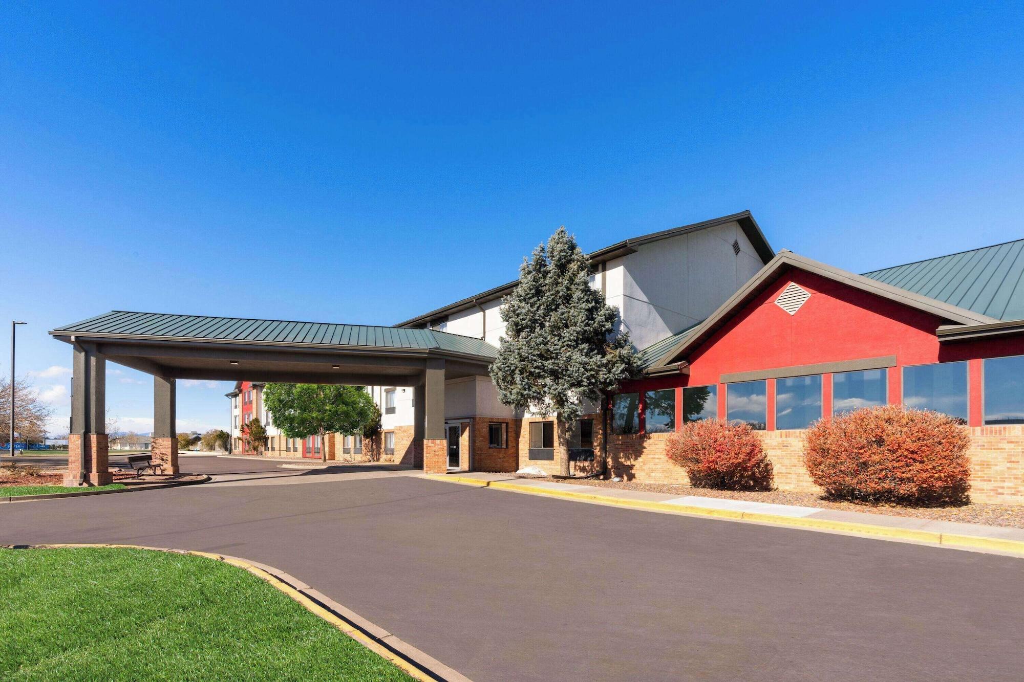 Vista Exterior SYLO Hotel Denver Airport, a Ramada by Wyndham