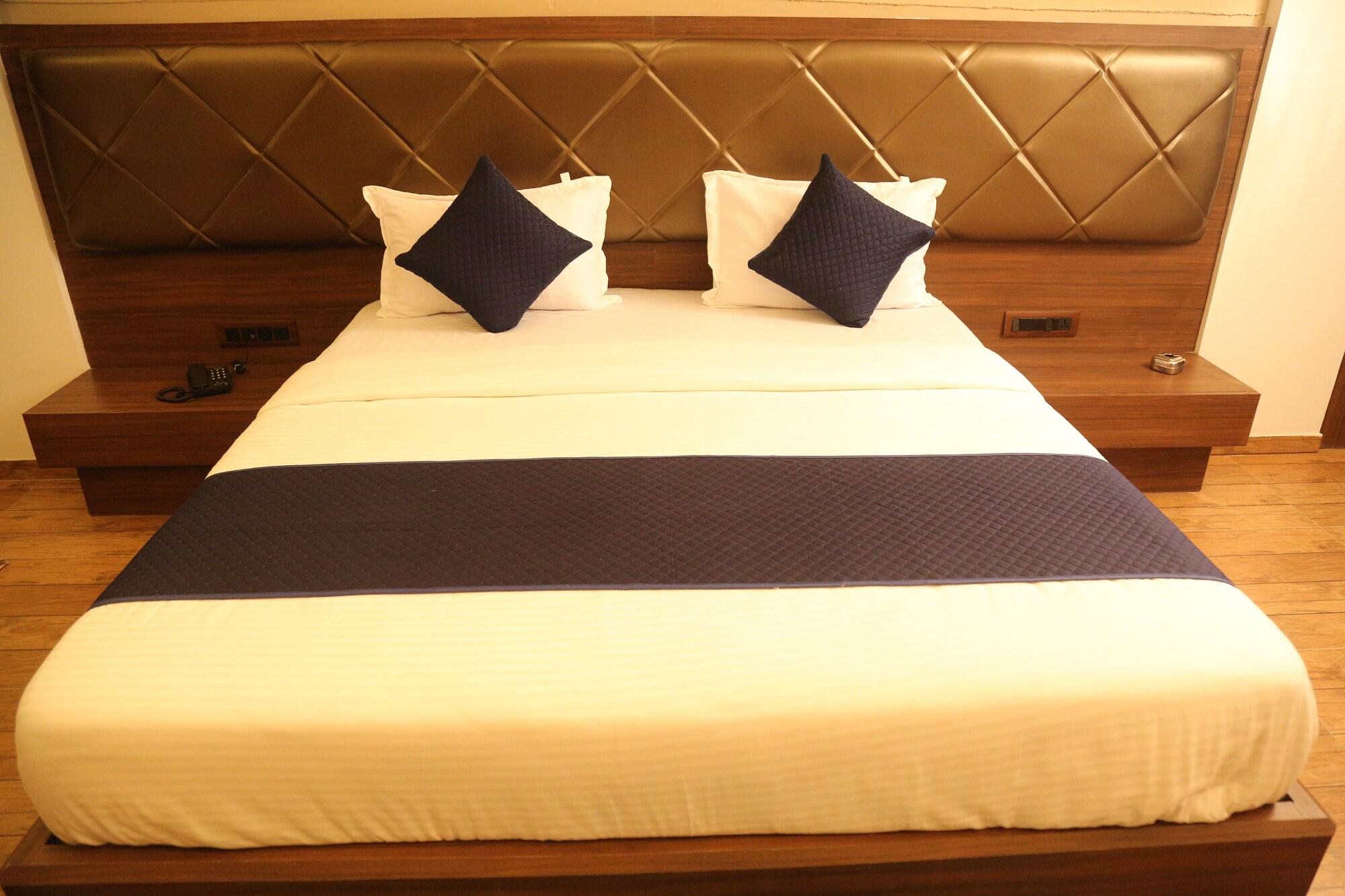 Vista Exterior Hotel Royal Square