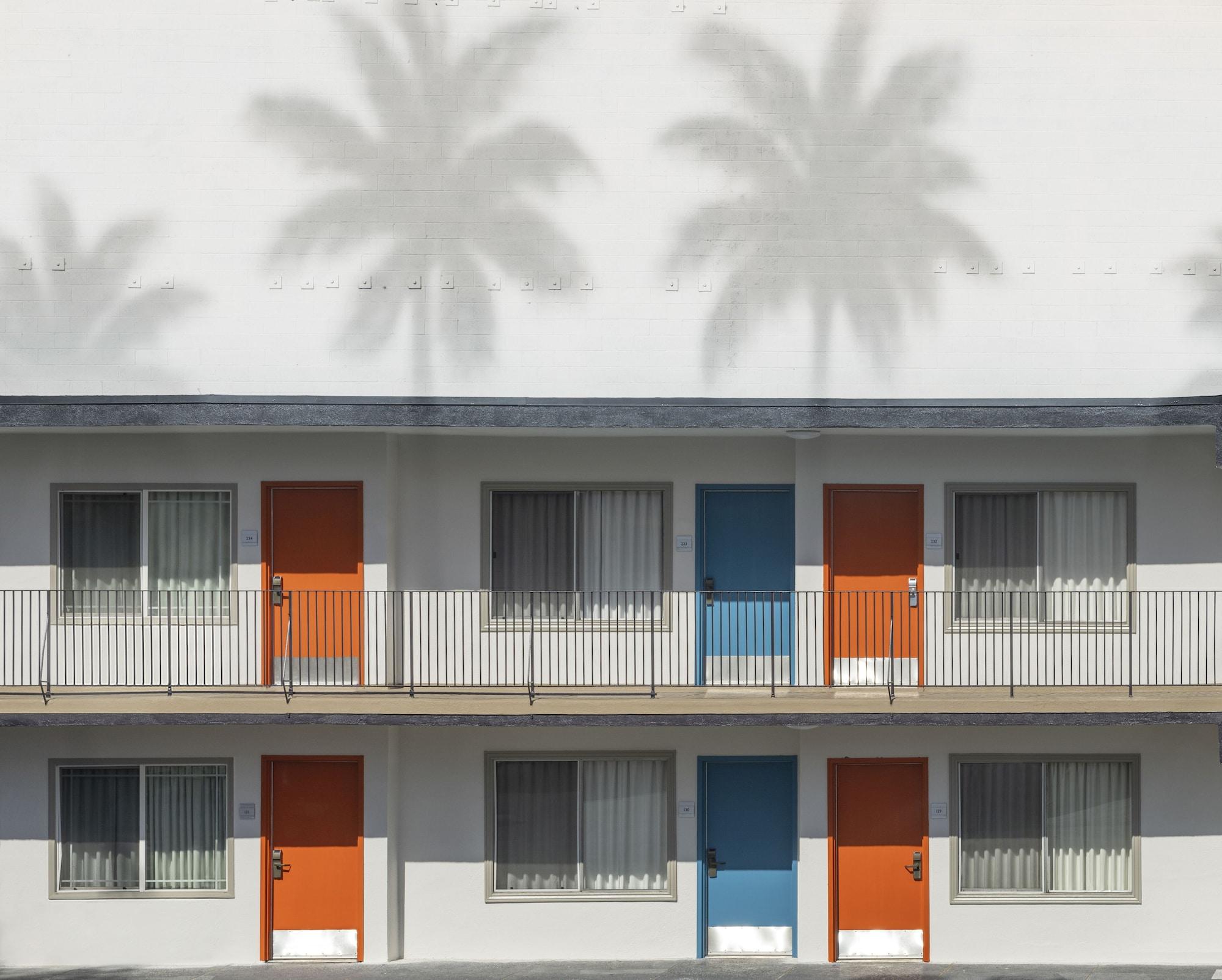 Vista Exterior The Sojourn Los Angeles - Sherman Oaks