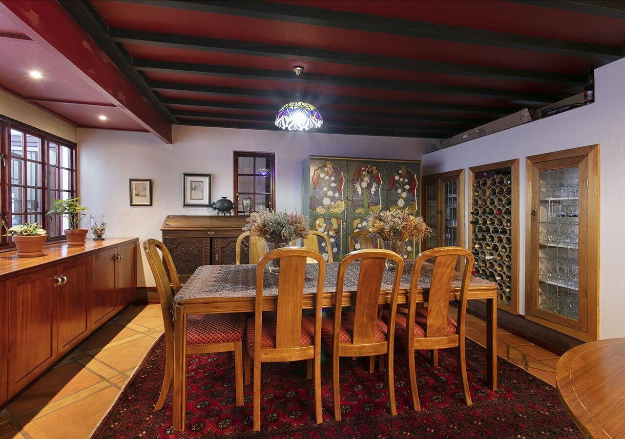 Bar/Salón Waterkloof Apartments