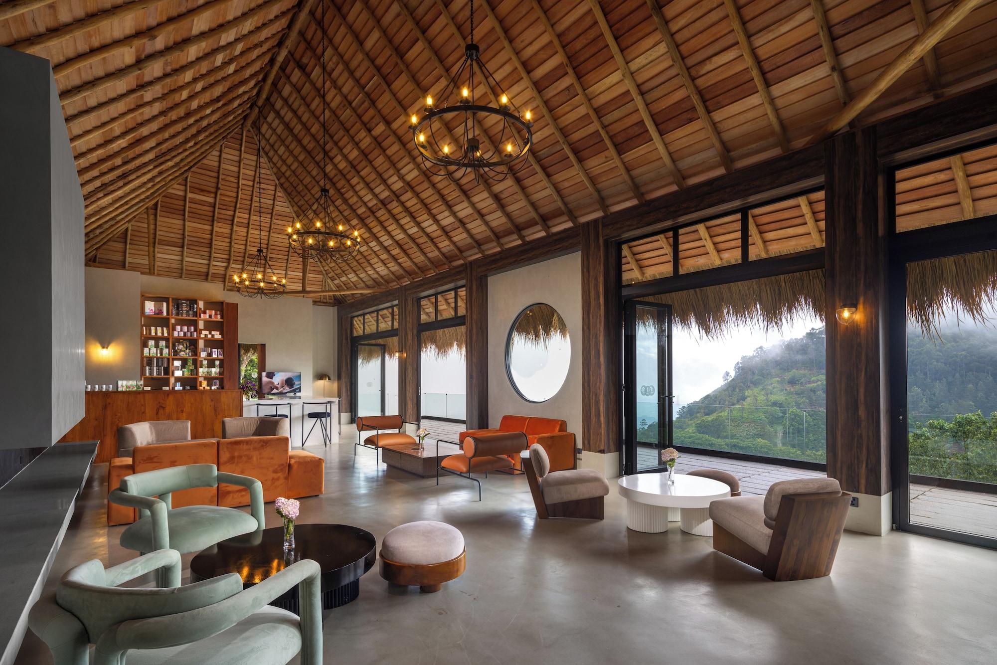 Vista Lobby 98 Acres Resort & Spa