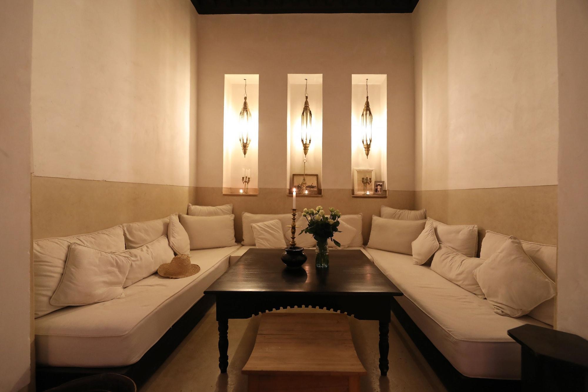 Vista Lobby Riad Azzouna 13