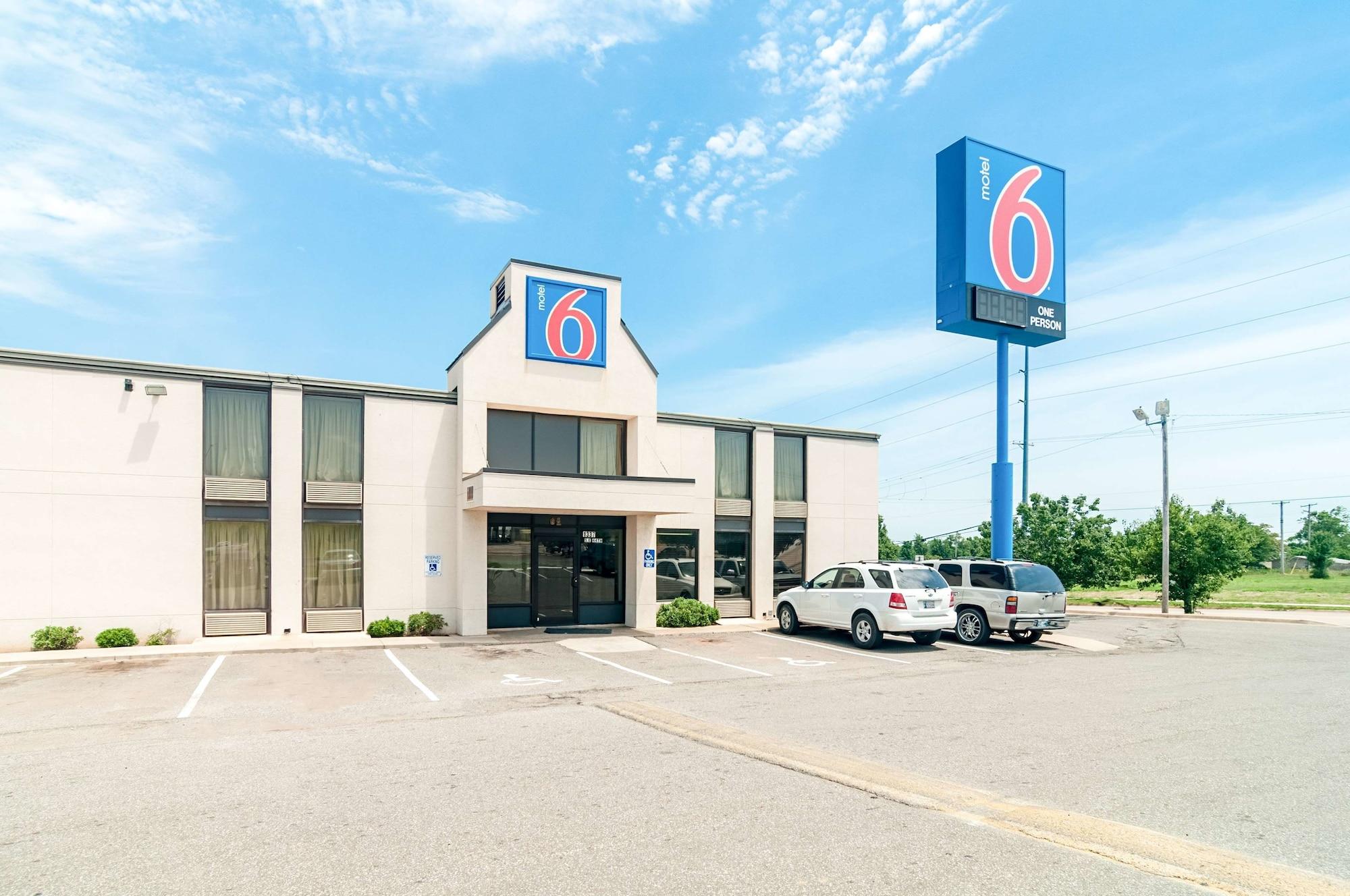 Varios Motel 6 Oklahoma City, OK - South
