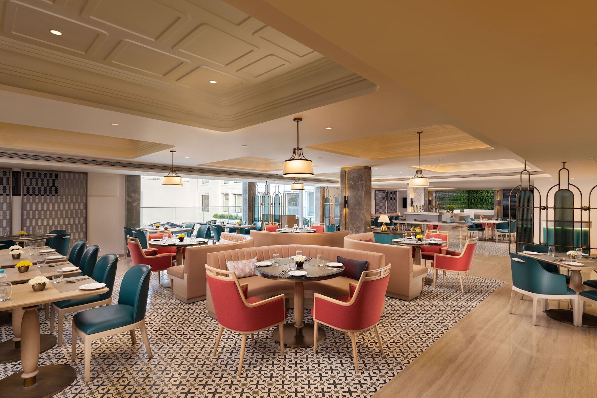 Restaurant The Crown - IHCL SeleQtions