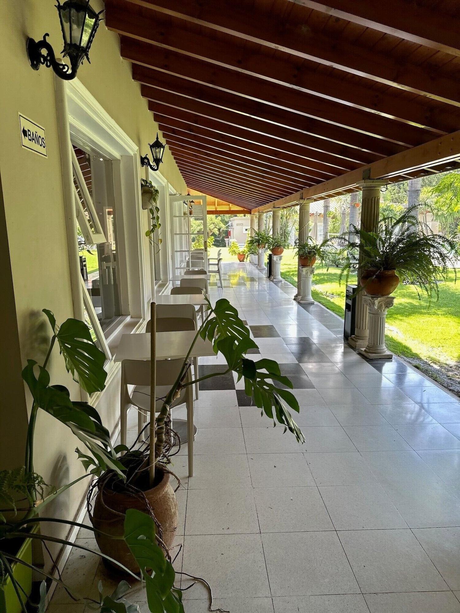 Vista Exterior Hotel Garden House