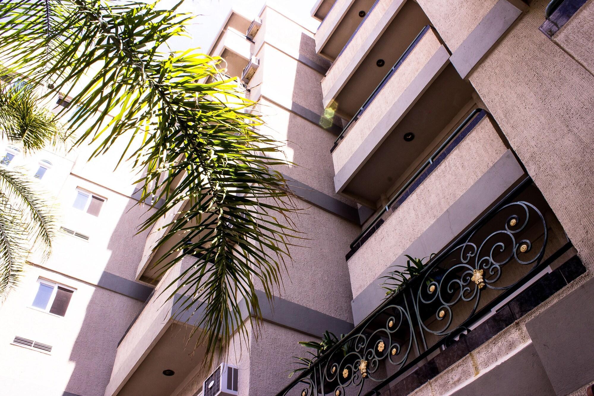 Vista Exterior Hotel & Suites Aliana