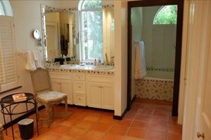 Alquiler Vacacional - Luxury Vineyard Guest House with Amazing Views, Pool, Pickle Ball & Tennis!