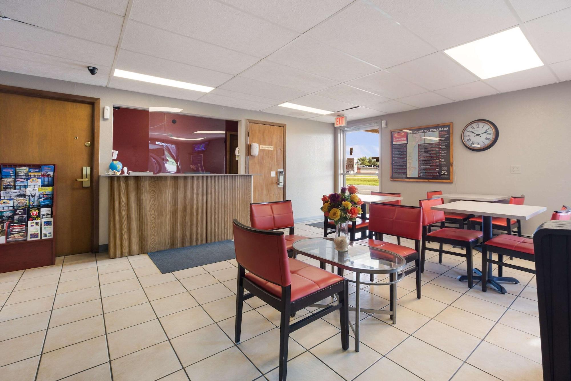 Vista Lobby Econo Lodge Inn & Suites