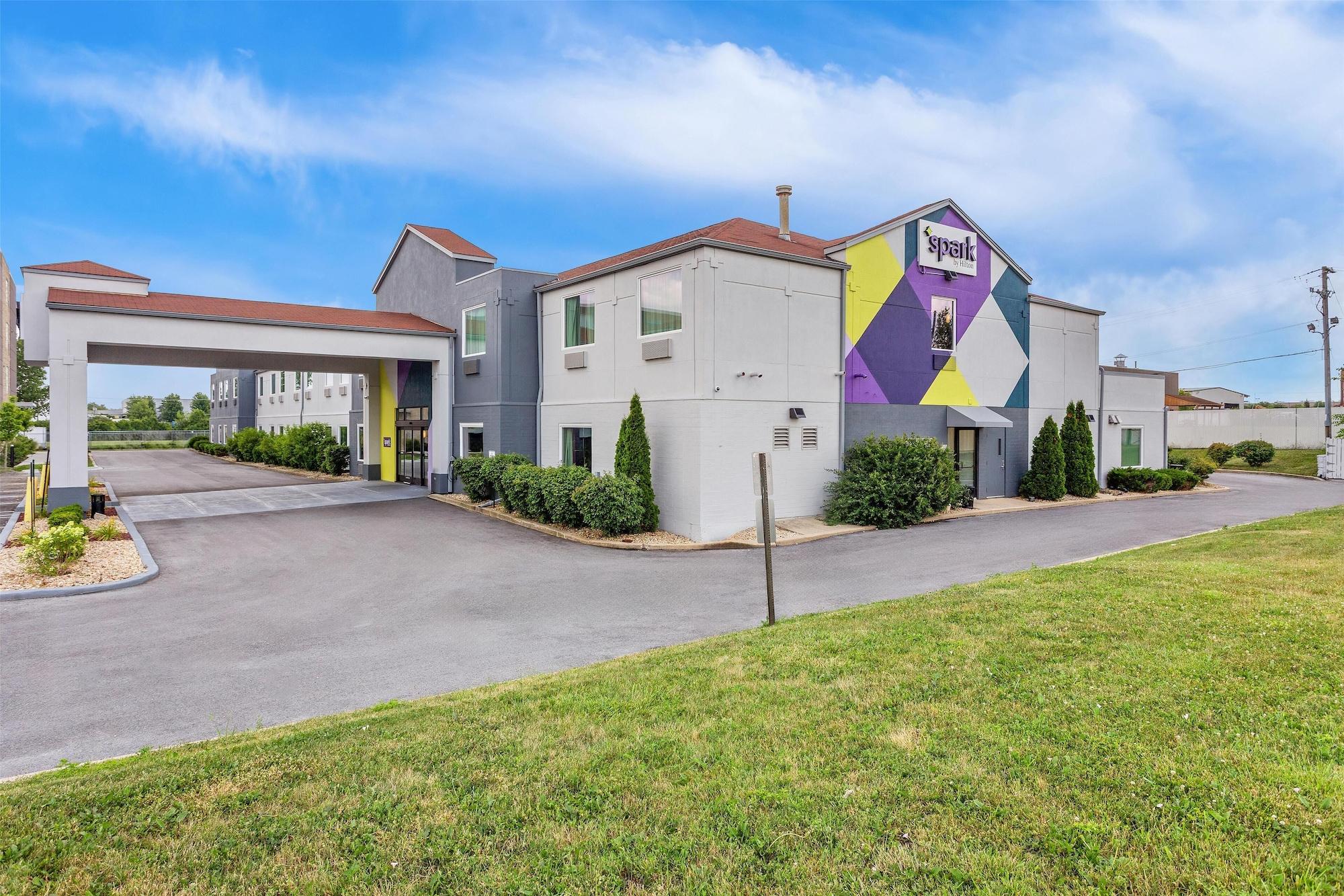 Vista Exterior Spark by Hilton Oak Forest