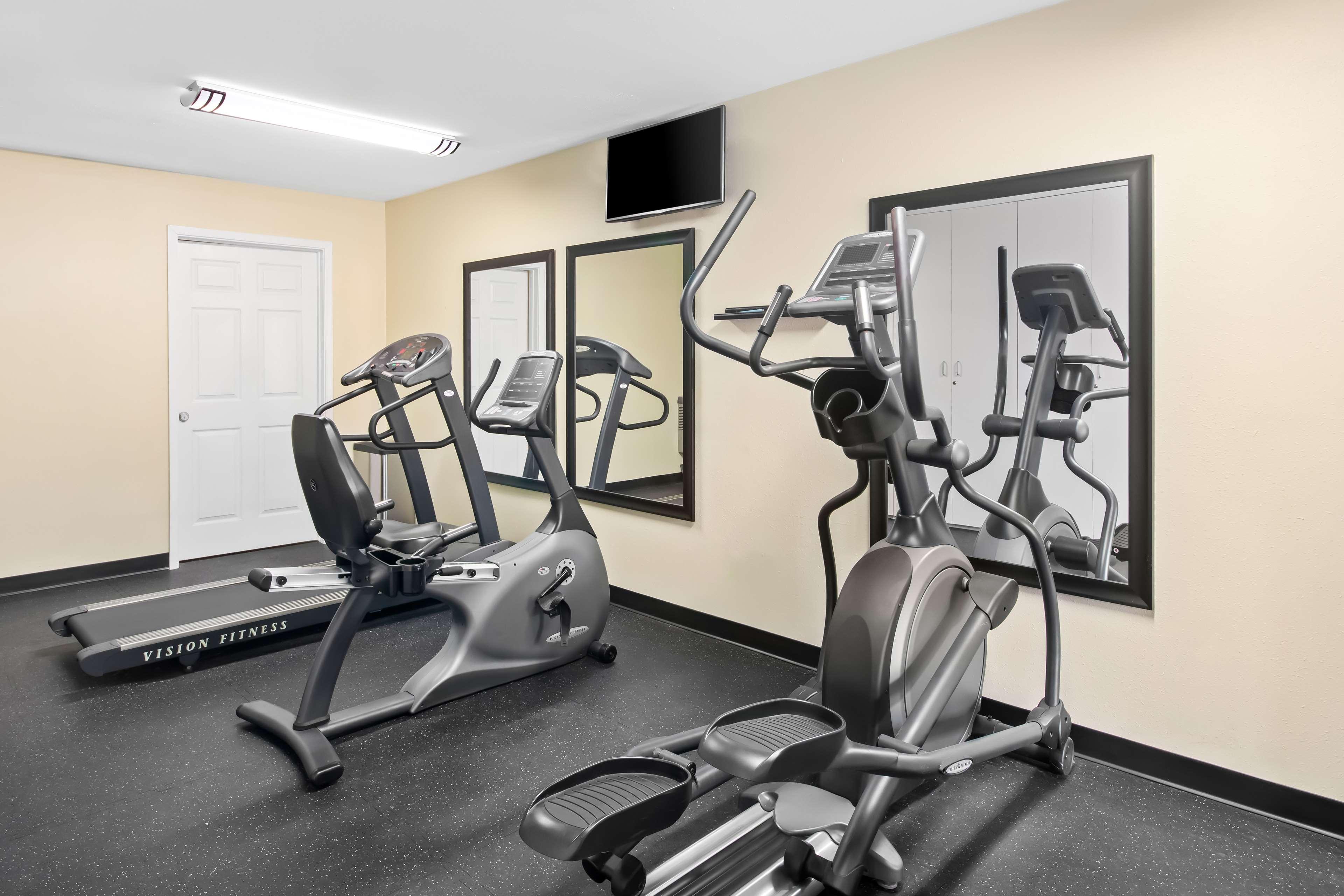 Gimnasio Best Western Cedar Inn