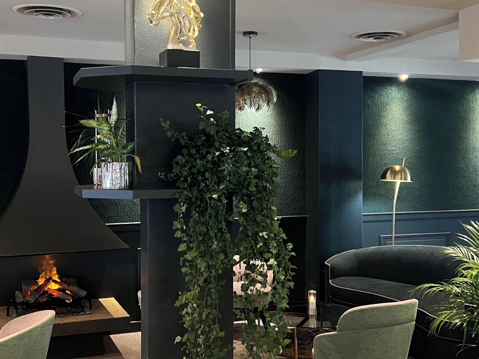 Bar/Salón Le Trophée Boutique Hôtel Spa - La Loggia Appart'hôtel