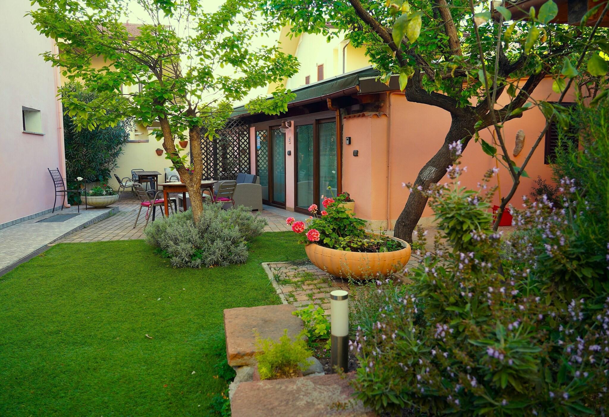 Varios Flowery Inn Villa