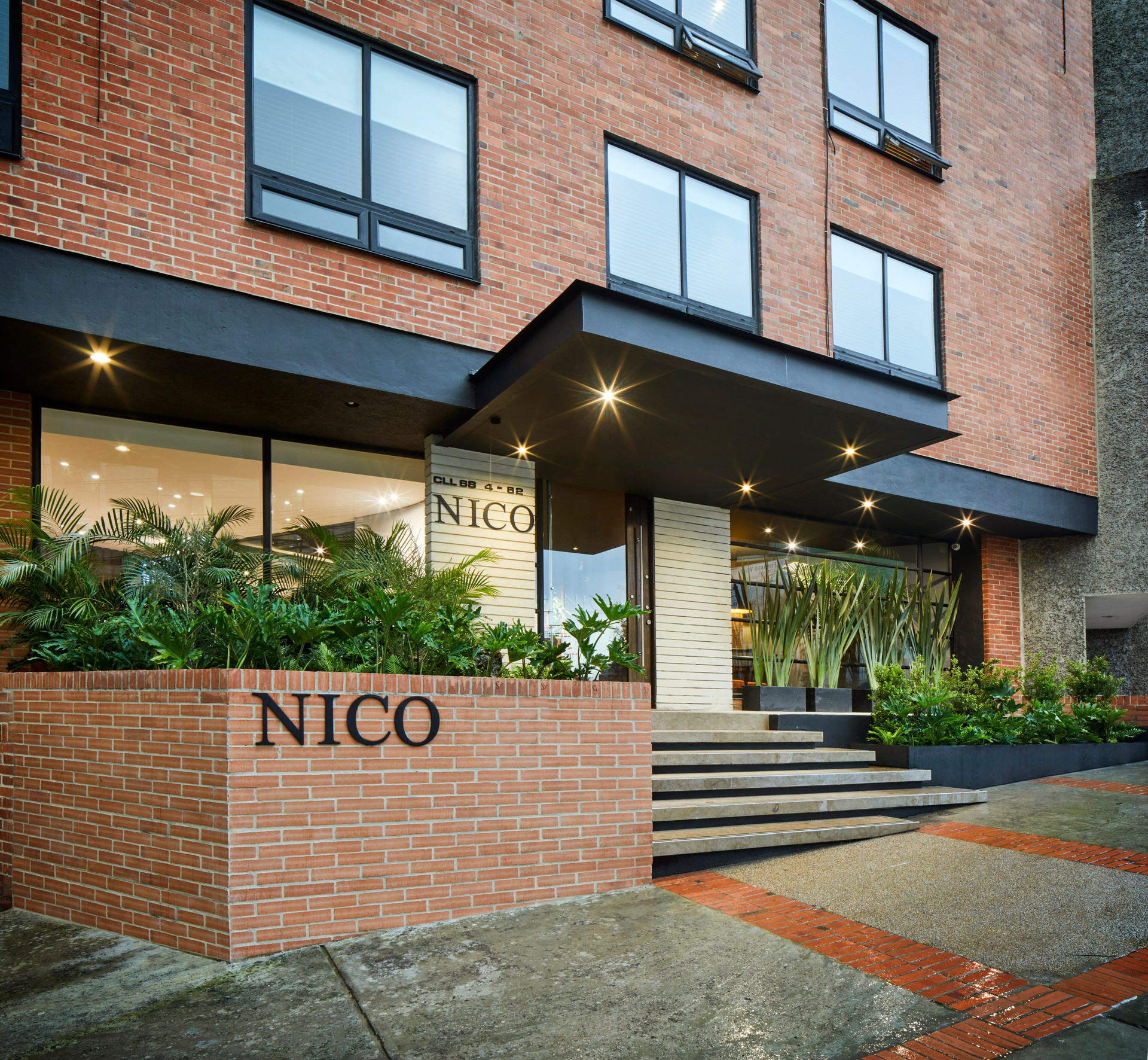 Vista Exterior Nico ApartaSuites
