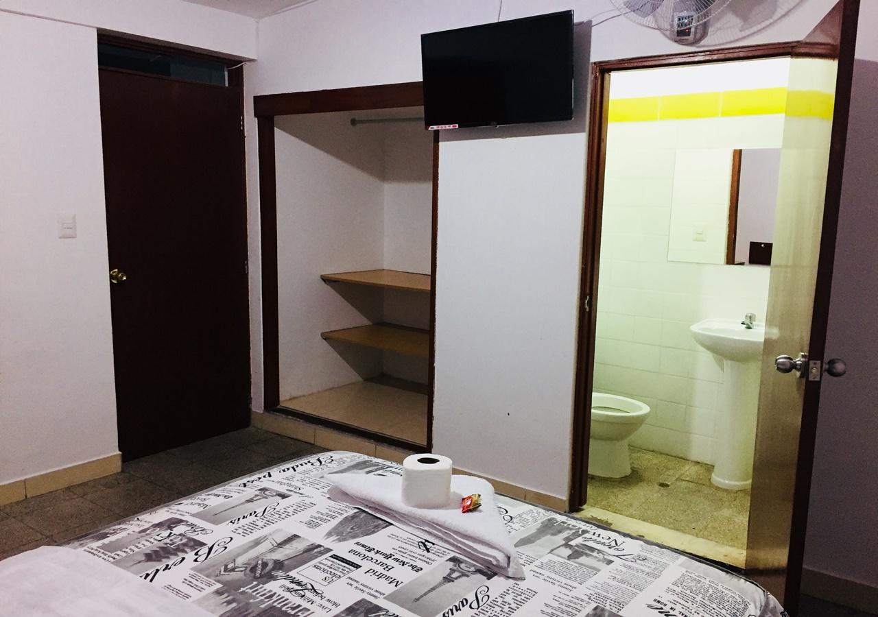 Equipamiento de Habitación Hostal Tropical