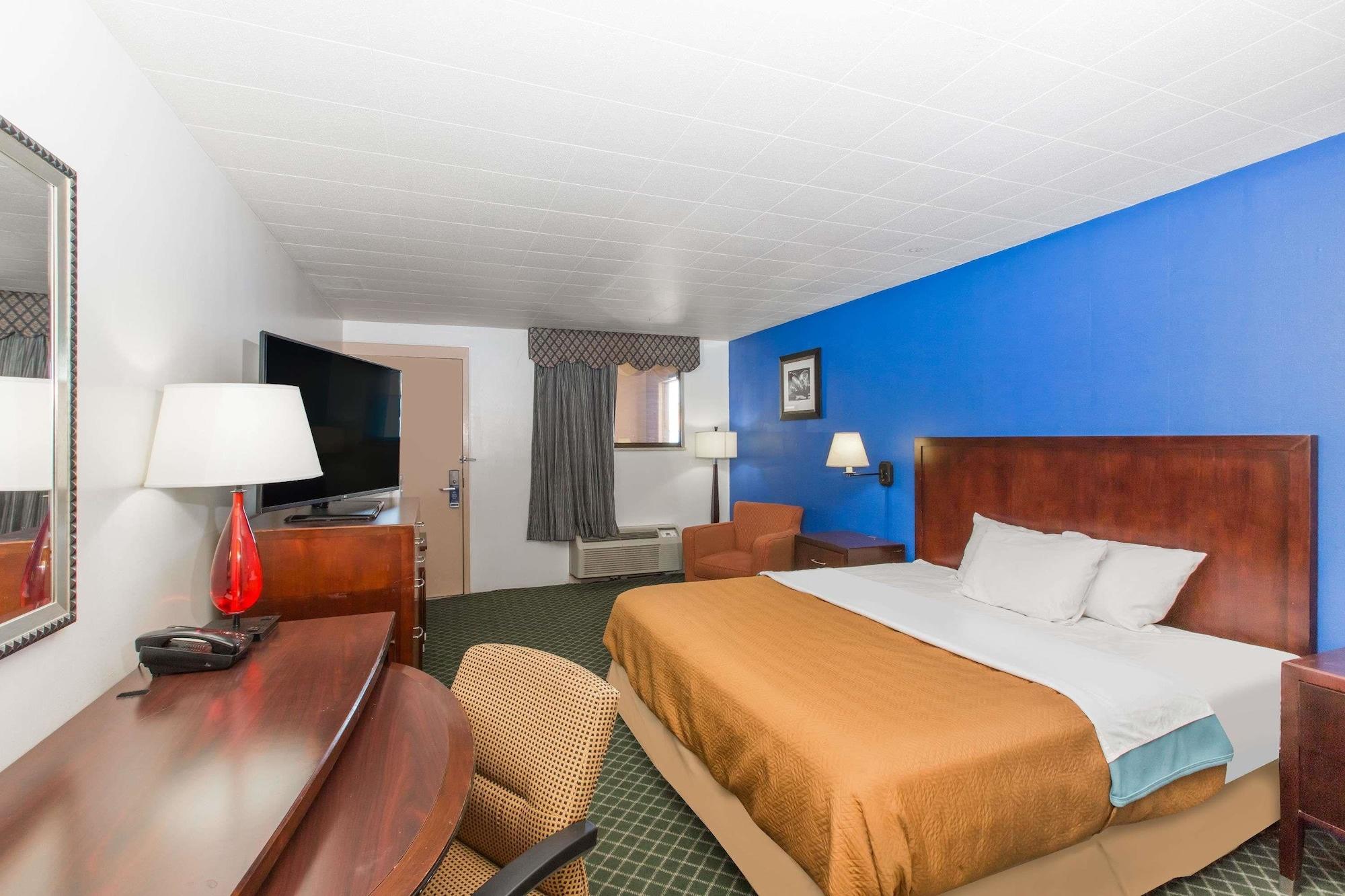 Habitación Travelodge by Wyndham Great Bend