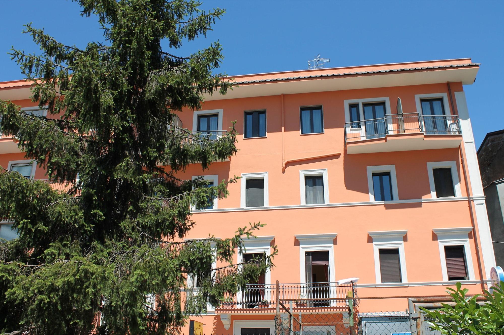 Varios Hotel La Villa