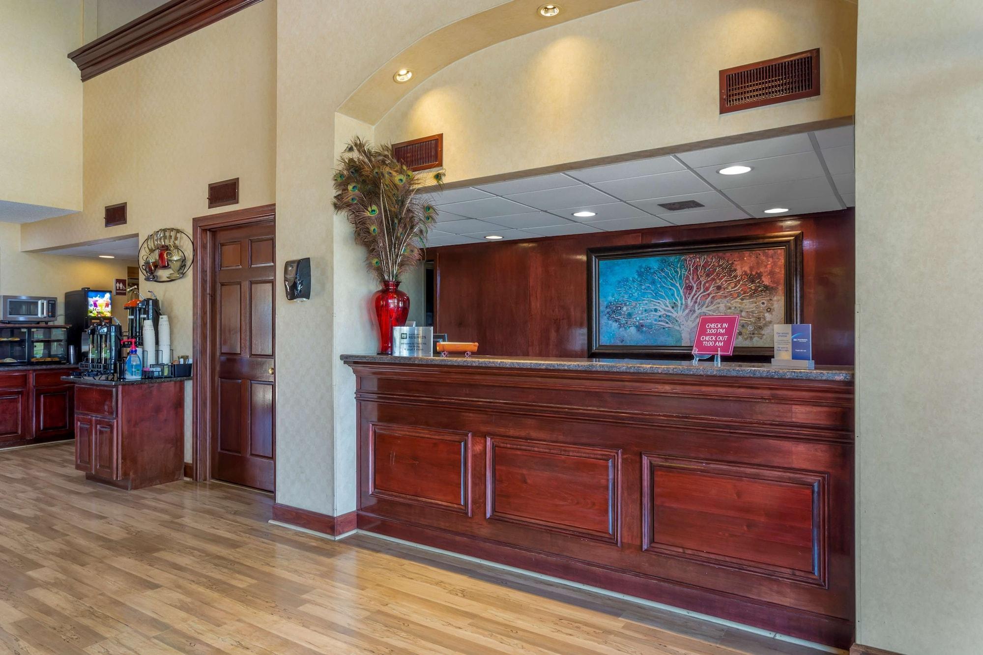 Vista Lobby Best Western Benton Inn