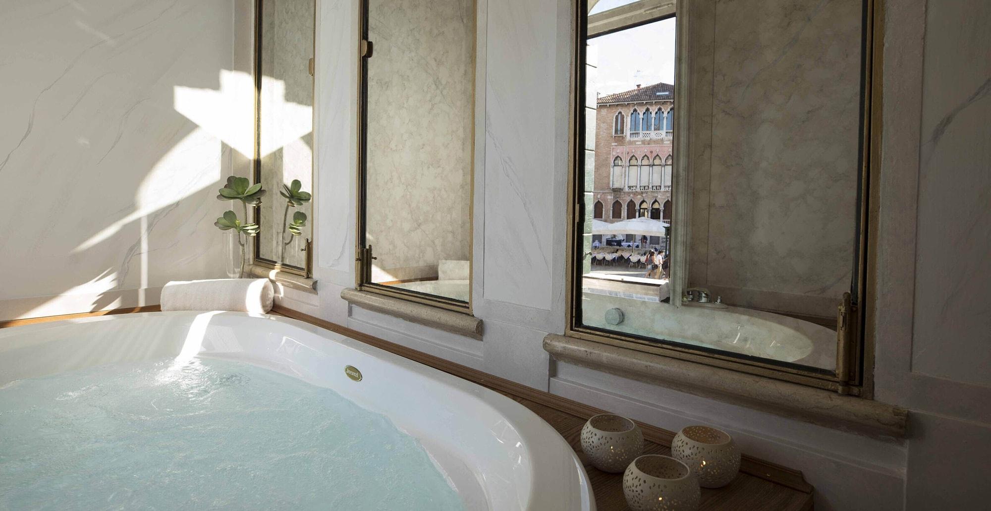 Vista Piscina Palazzo Paruta & Wellness Apartments