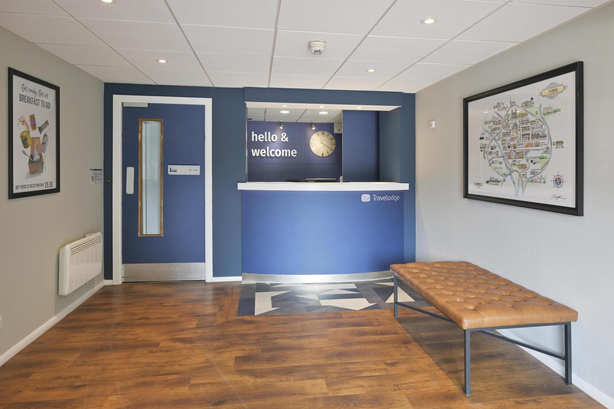 Vista Lobby Travelodge York Tadcaster