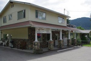 Alojamiento - Totem Motel & Resort