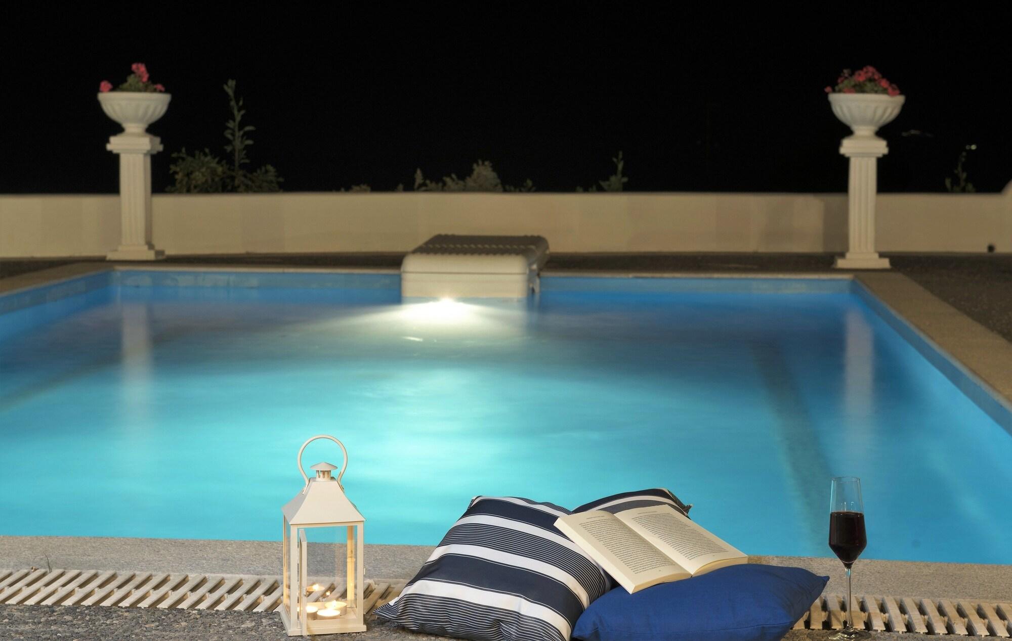 Instalaciones Recreativas Santorini Traditional Suites