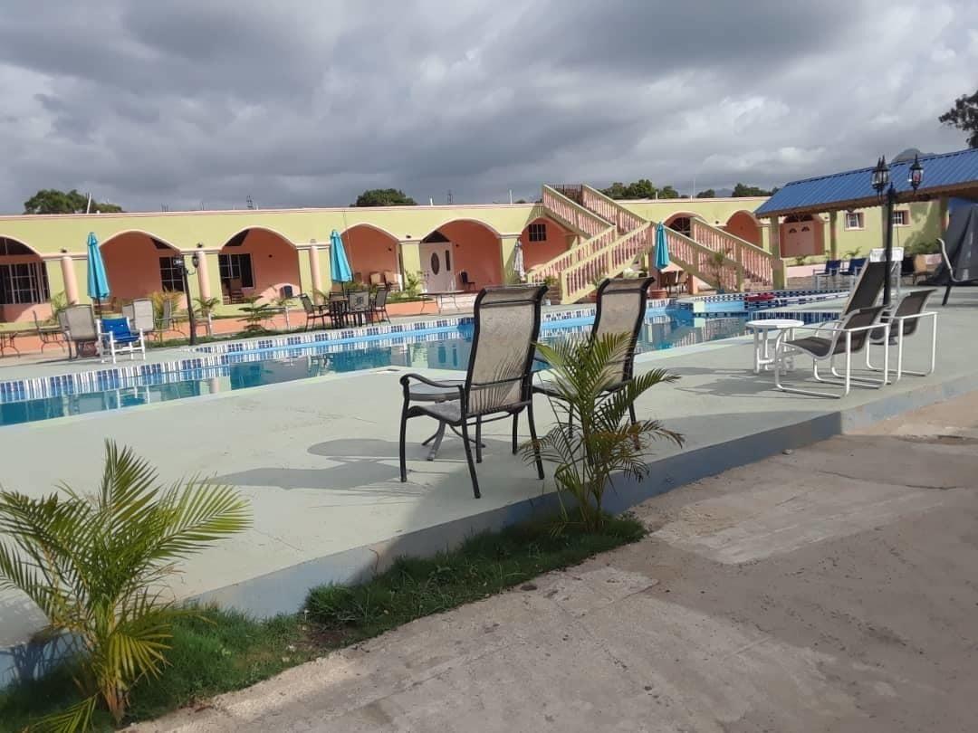 Vista Piscina Extravaganza Resort Hotel