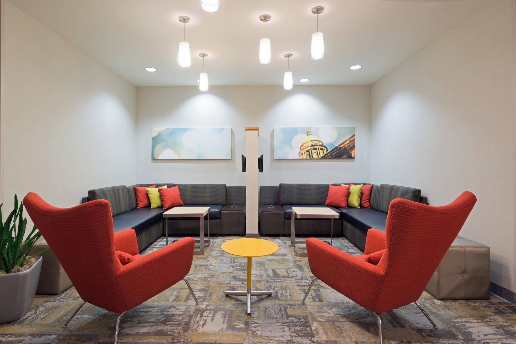 Vista Lobby SpringHill Suites by Marriott Louisville Downtown